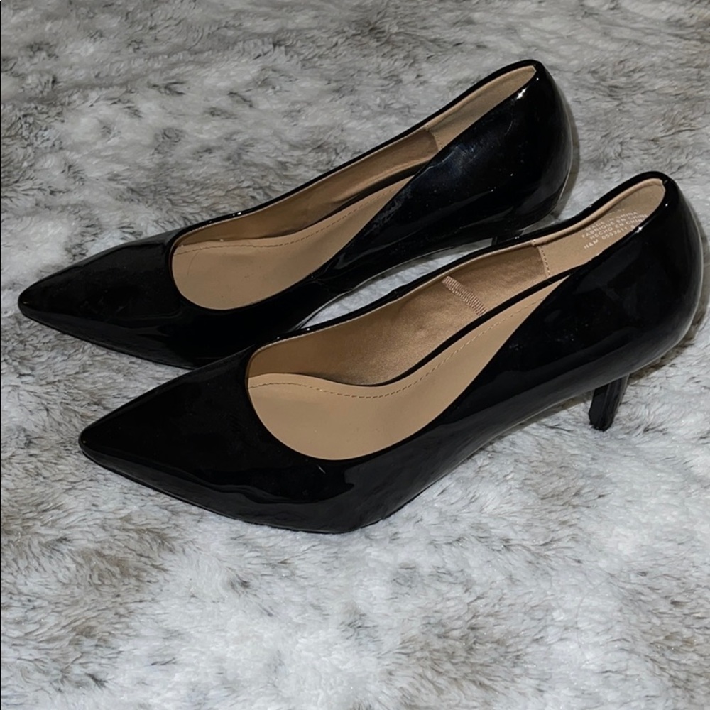 Heels - Picture 2 of 3